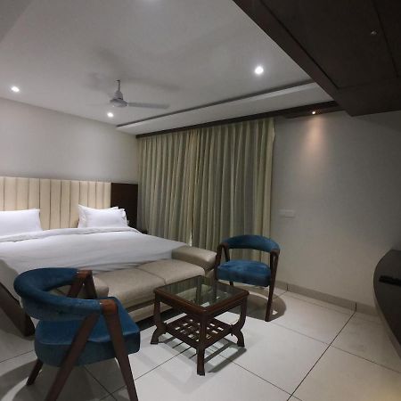 Hotel The Bellevue Indore Luaran gambar