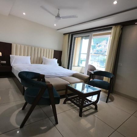 Hotel The Bellevue Indore Luaran gambar